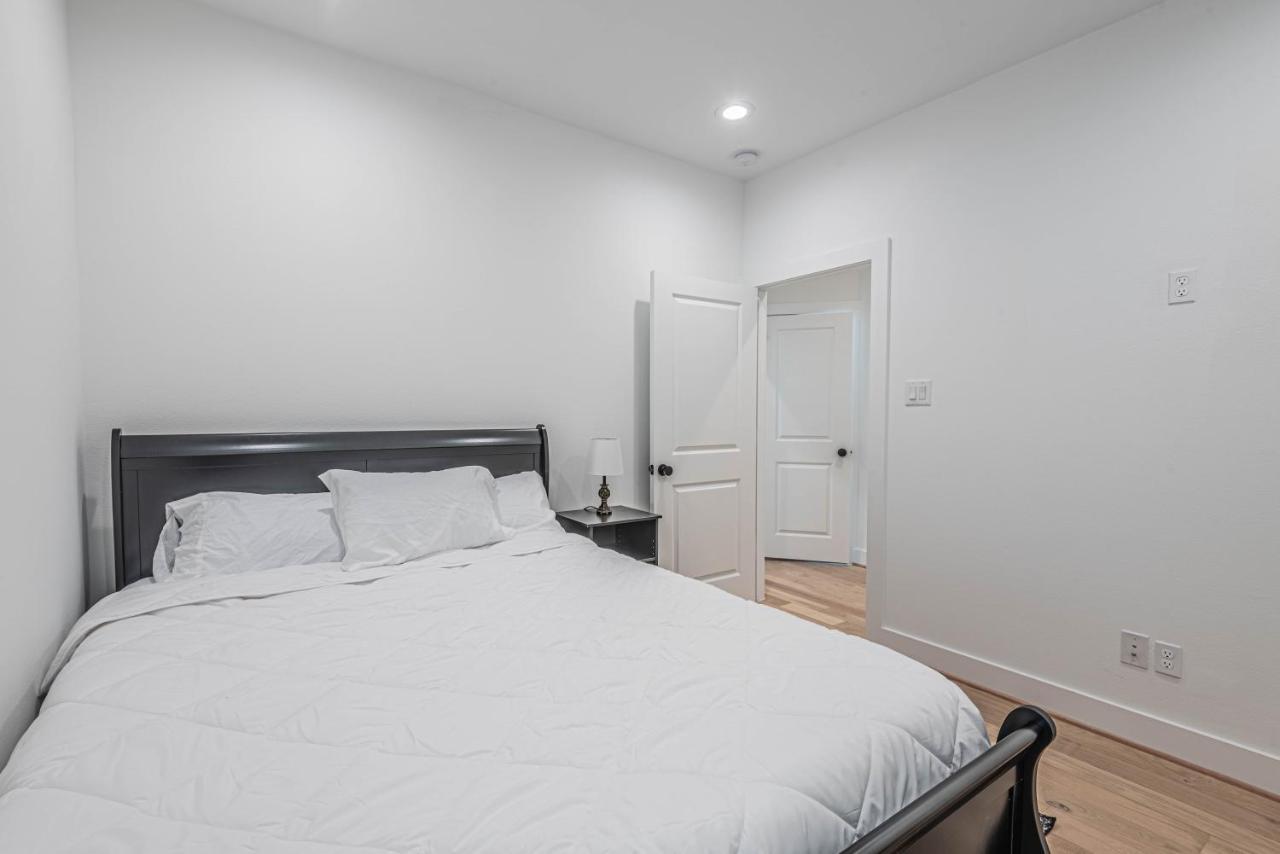 Luxury 3Br, Ks Bed Mins Away 4Rm Dtown, Med Ctr Villa Houston Bagian luar foto