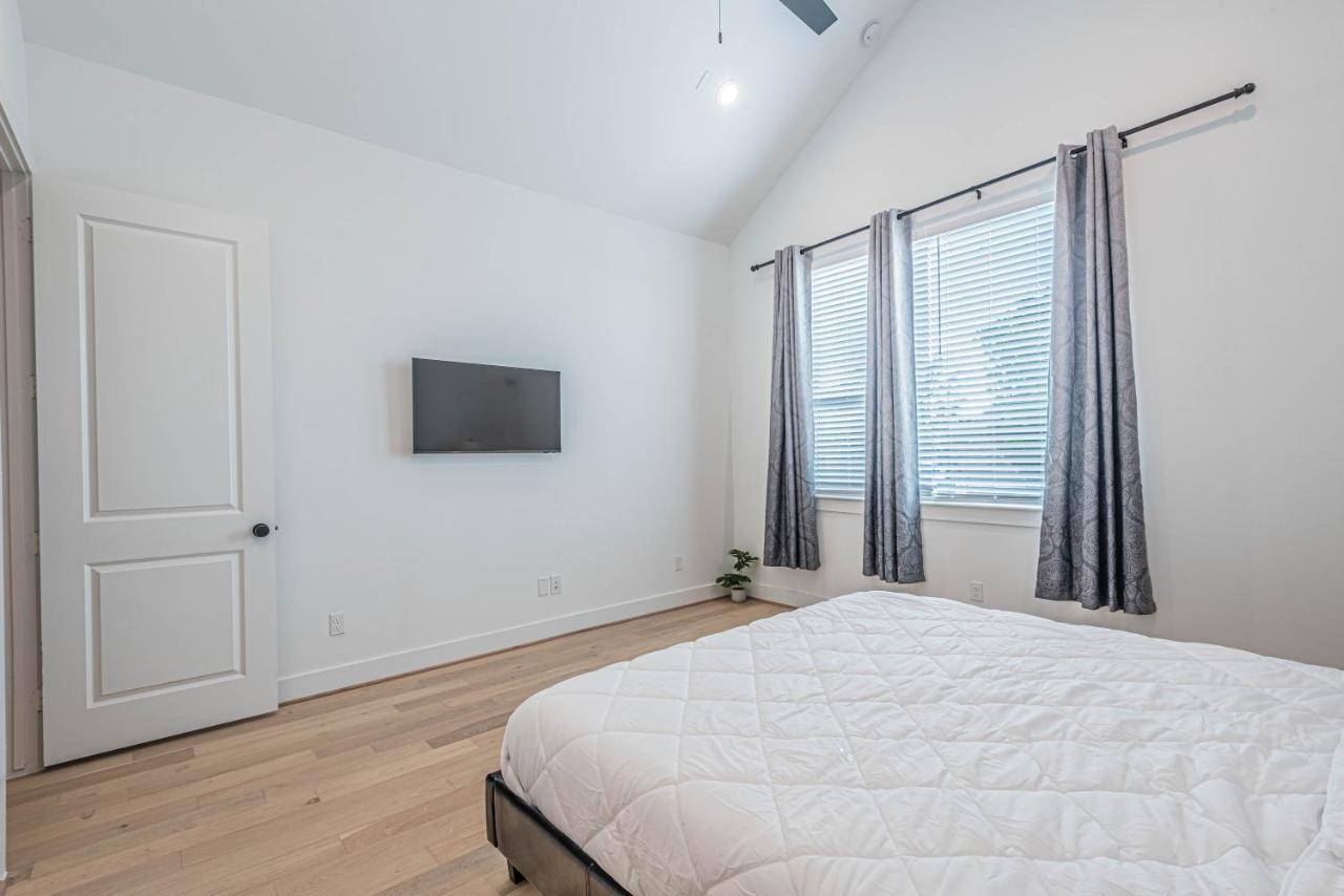 Luxury 3Br, Ks Bed Mins Away 4Rm Dtown, Med Ctr Villa Houston Bagian luar foto